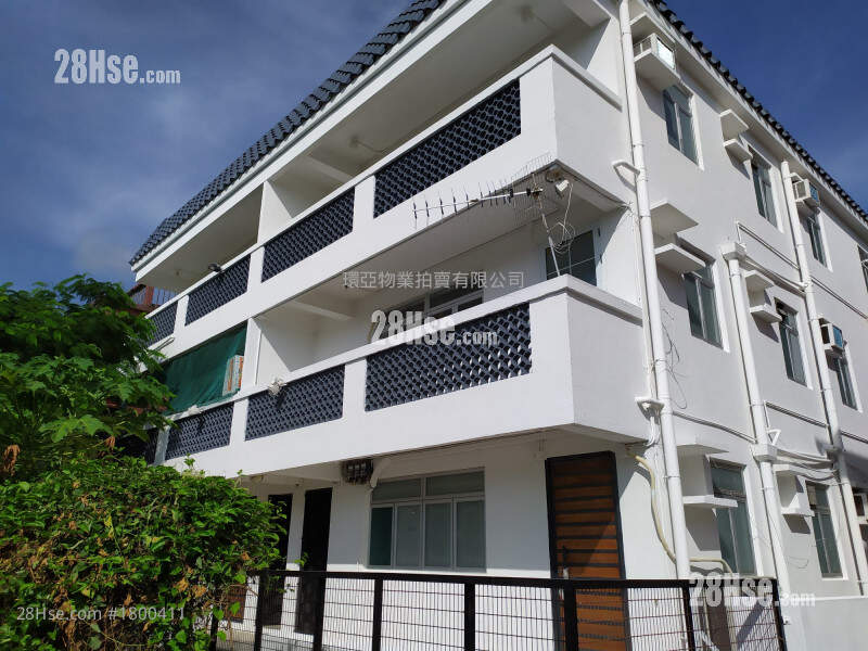 Nam Chung Tsuen Sell 2,100 ft² ( 195.1 m² )