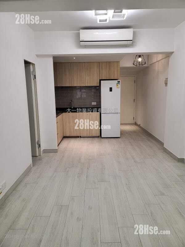 Sai Wan New Apartments Sell 3 Bedrooms , 1 Bathroom 475 ft² ( 44.1 m² )