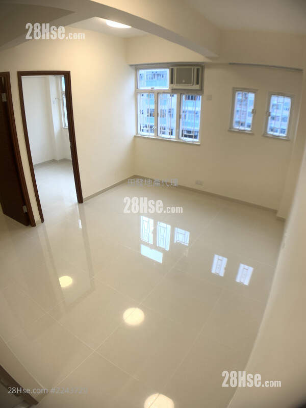 Hung Yu Mansion Sell 2 Bedrooms , 1 Bathroom 389 ft² ( 36.1 m² )