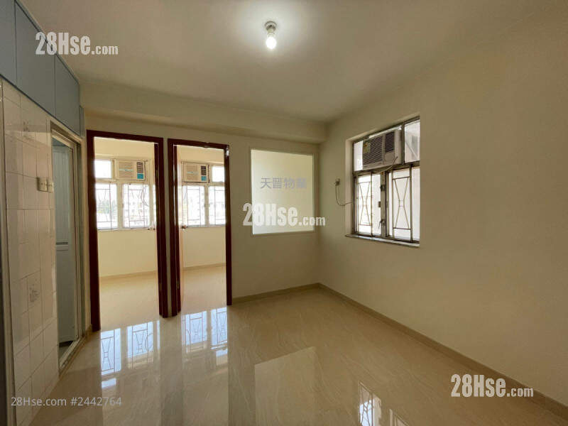 Wah Lai Mansion Sell 2 Bedrooms , 1 Bathroom 290 ft² ( 26.9 m² )