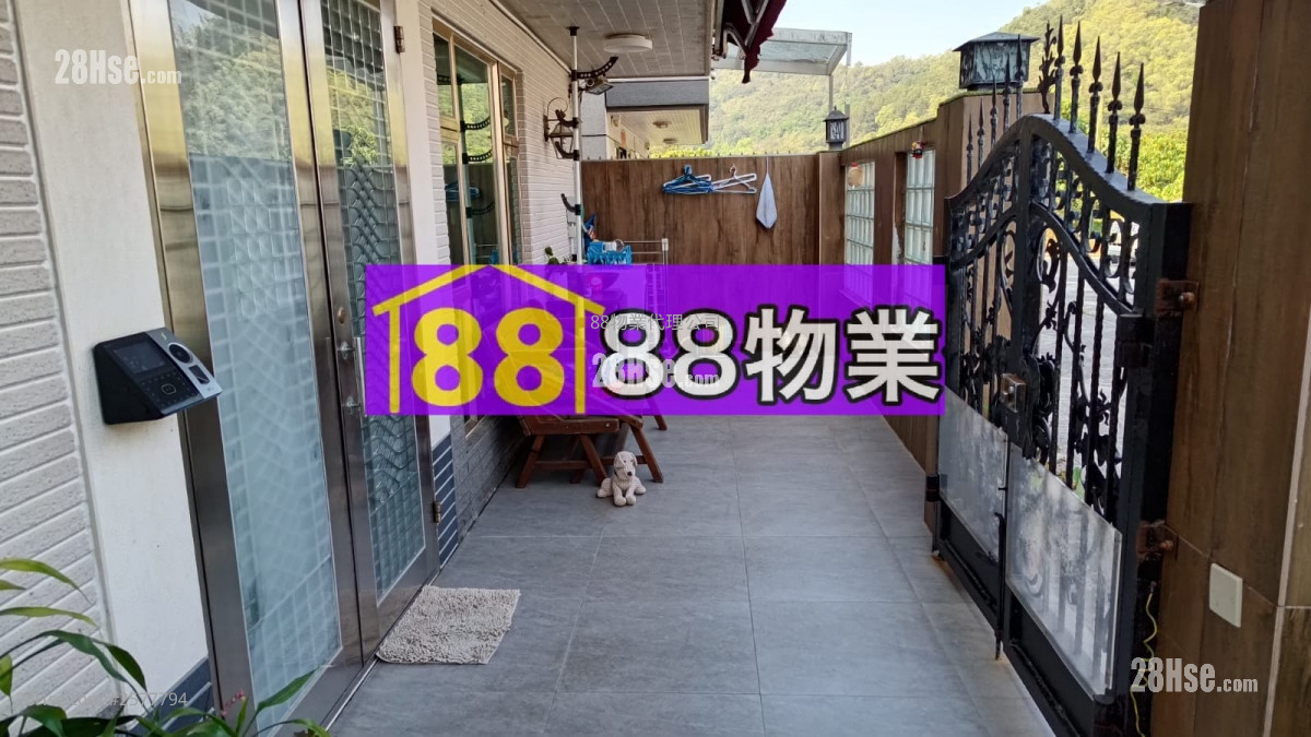 村屋 售盘 5+ 房 , 5+ 浴室 1,400 平方尺 ( 130.1 平方米 ) 村屋 售盘 5+ 房 , 5+ 浴室 1,400 平方尺 ( 130.1 平方米 )