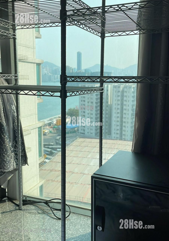 Grand Waterfront Sell 2 Bedrooms , 1 Bathroom 427 ft² ( 39.7 m² )