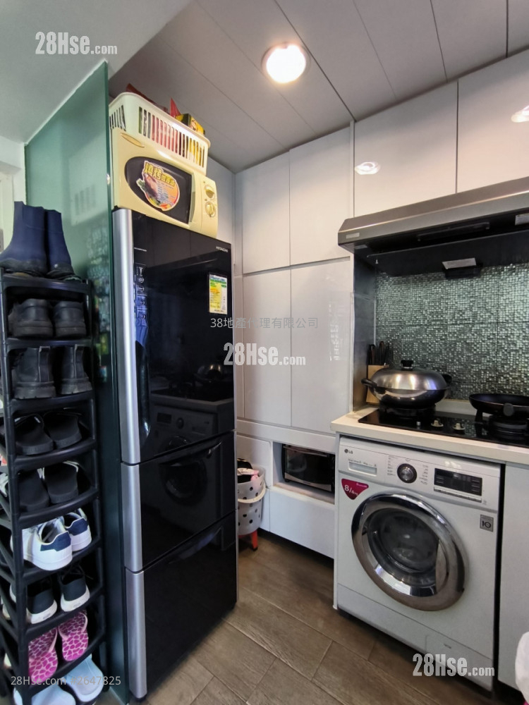 Charming Garden Sell 3 Bedrooms , 1 Bathroom 456 ft² ( 42.4 m² )