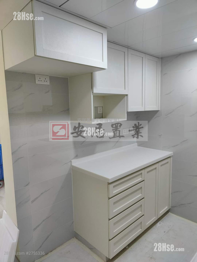 乐翠台 租盘 700 平方尺 ( 65.0 平方米 ) 乐翠台 租盘 700 平方尺 ( 65.0 平方米 )