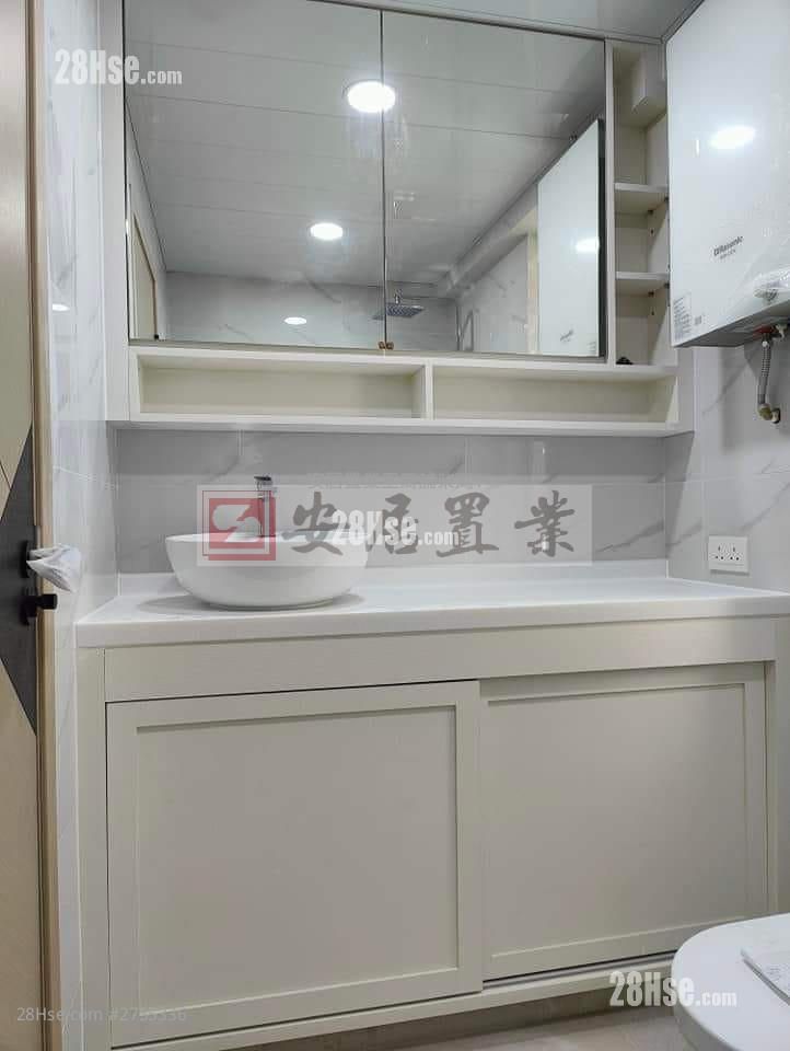 乐翠台 租盘 700 平方尺 ( 65.0 平方米 ) 乐翠台 租盘 700 平方尺 ( 65.0 平方米 )