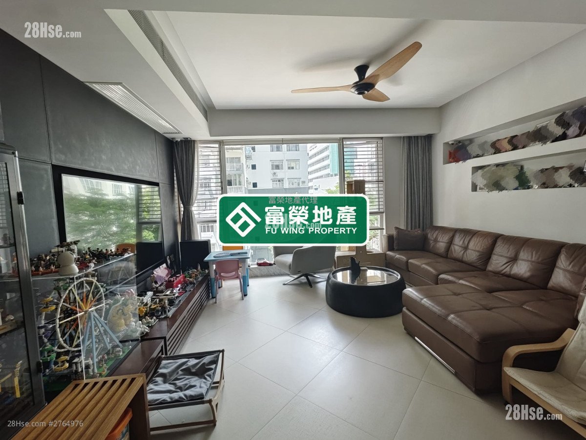 Kerin Court Sell 3 Bedrooms , 2 Bathrooms 1,152 ft² ( 107.0 m² )