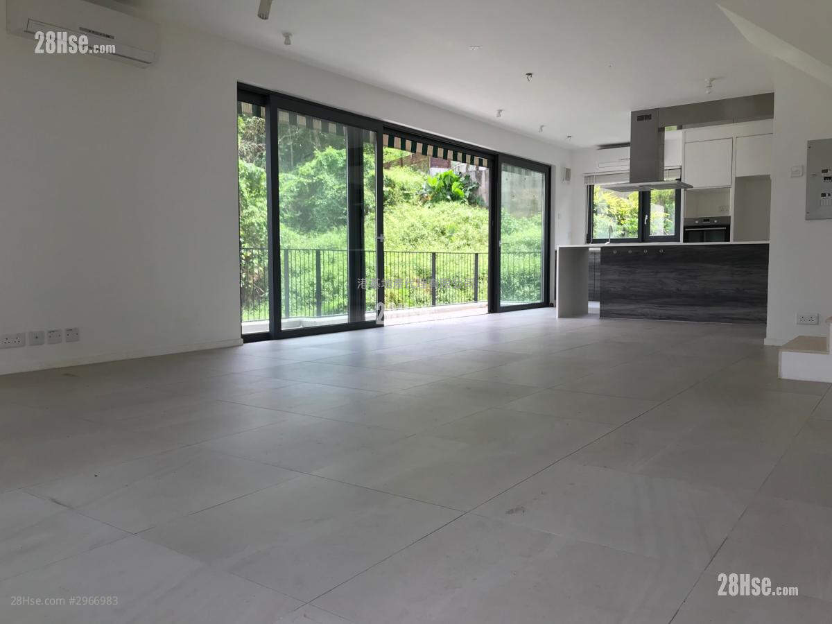 Nam Wai Sell 4 Bedrooms , 3 Bathrooms 1,326 ft² ( 123.2 m² )