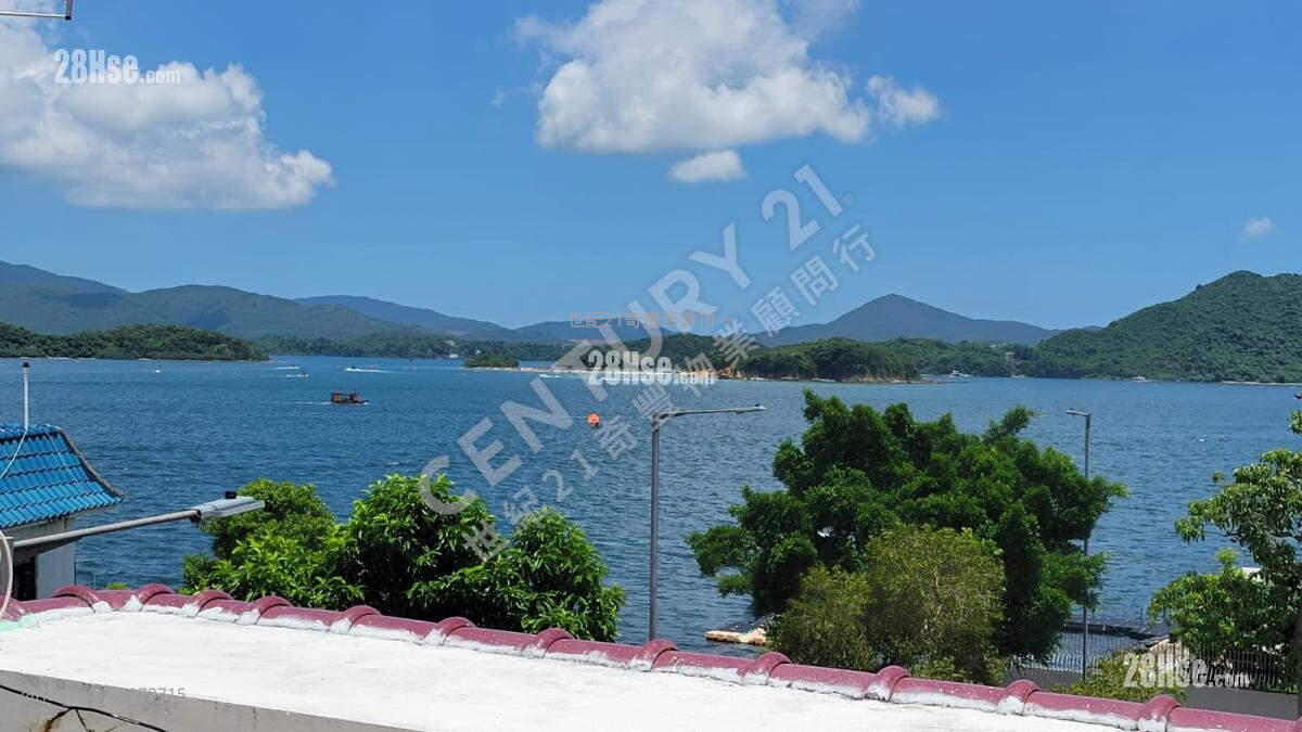 Lake Court Sell 2 Bedrooms , 1 Bathroom