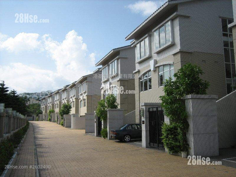 The Capri Rental 3 Bedrooms , 3 Bathrooms 1,406 ft² ( 130.6 m² )