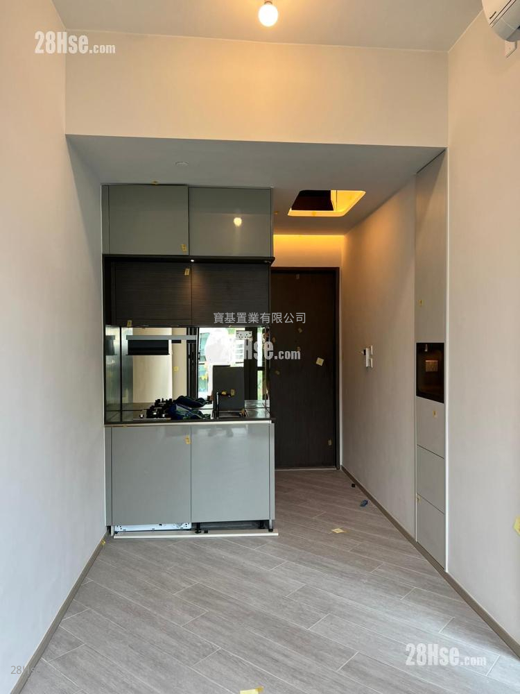 The Royale Sell 1 Bedroom , 1 Bathroom 314 ft² ( 29.2 m² )