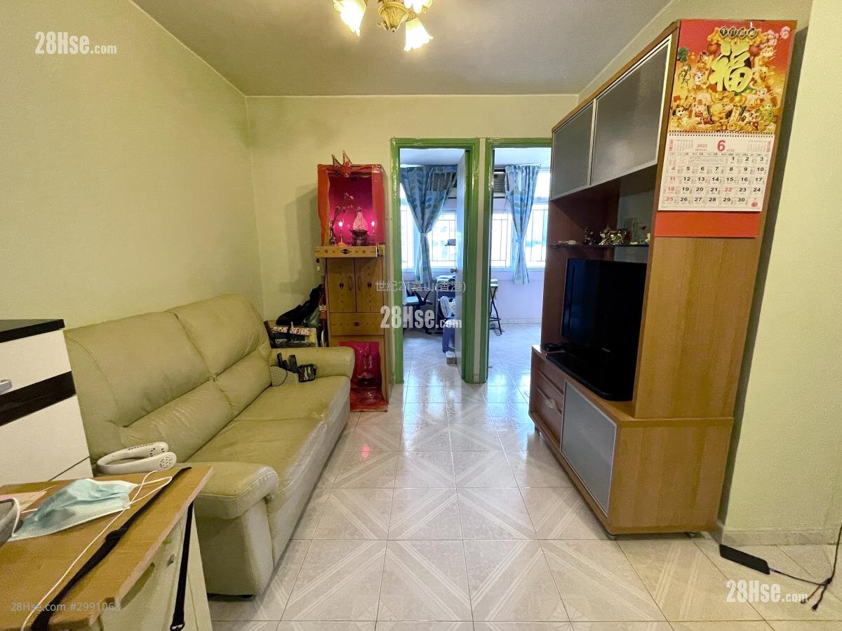 Fung Chuen Court Sell 3 bedrooms , 1 bathrooms 376 ft²