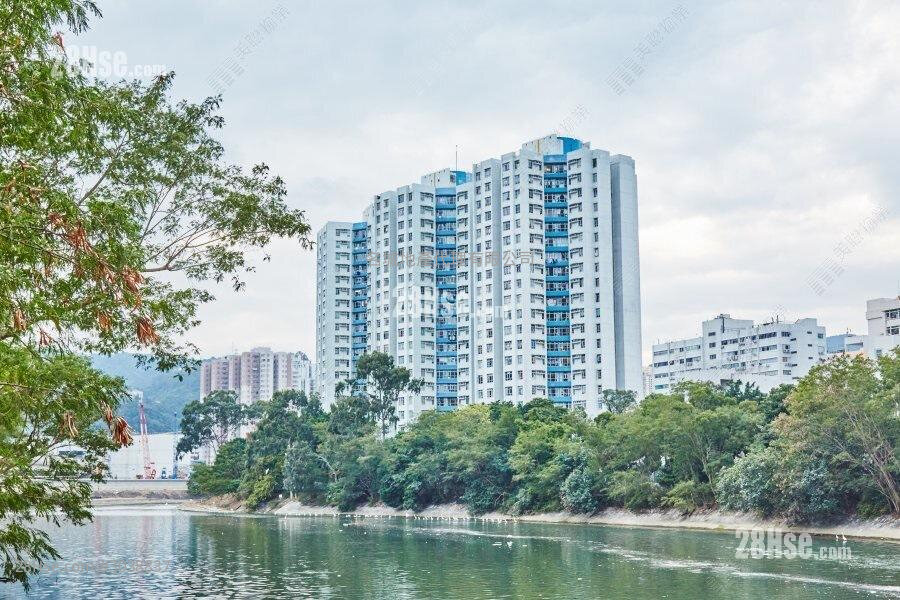 Man Lai Court Sell 641 ft²