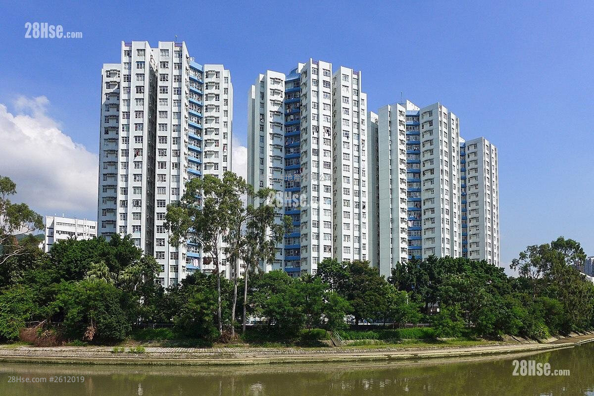 Man Lai Court Sell 3 bedrooms , 2 bathrooms 641 ft²