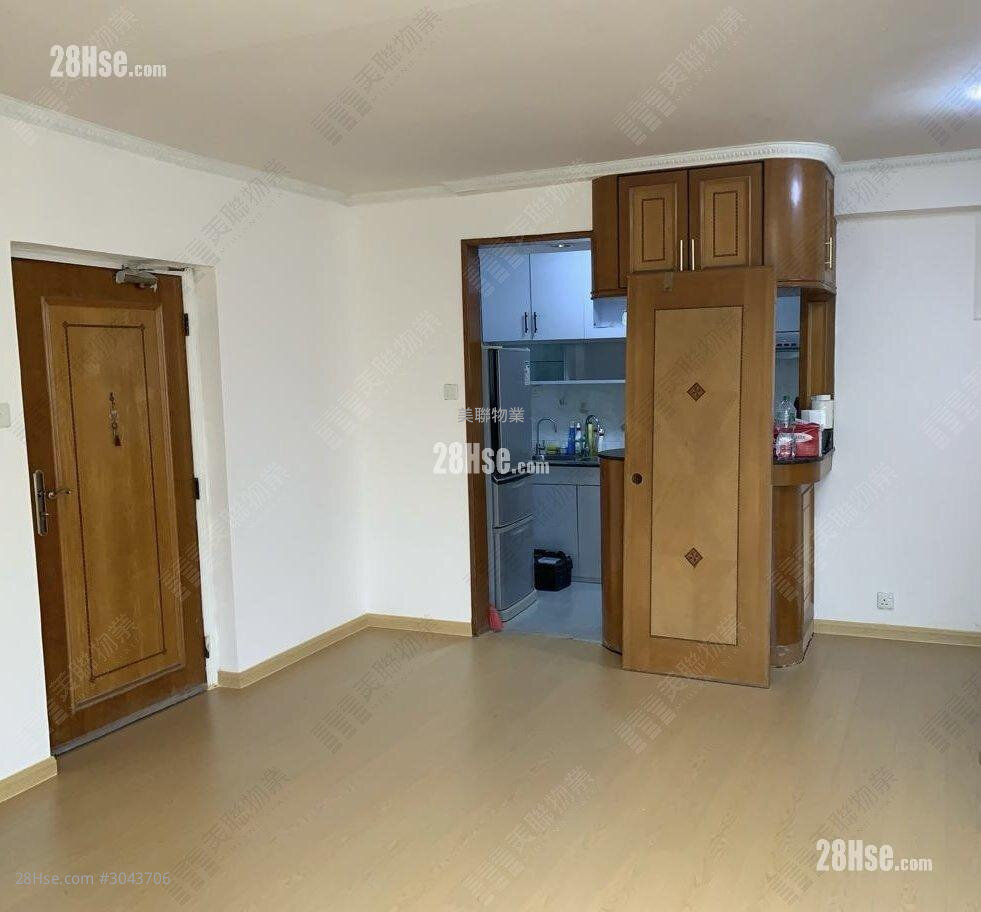 Man Lai Court Sell 3 bedrooms , 1 bathrooms 622 ft²