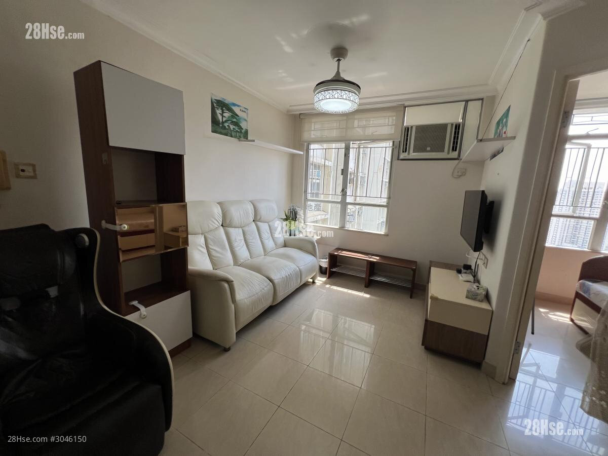 Tin Chung Court Sell 3 bedrooms , 1 bathrooms 535 ft²