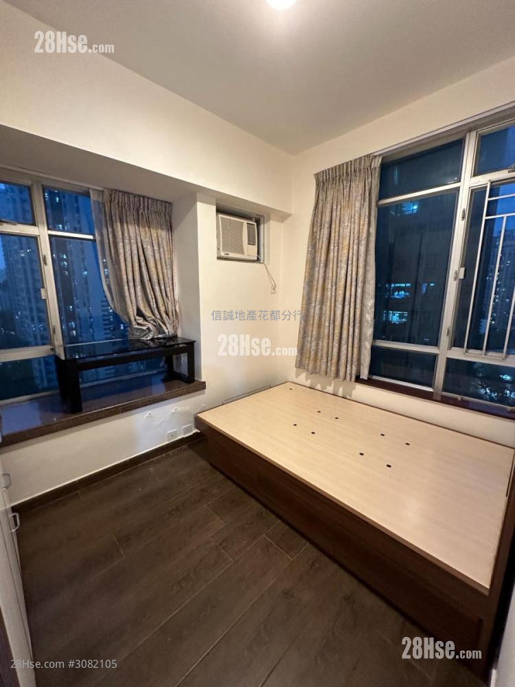 Flora Plaza Rental 2 Bedrooms , 1 Bathroom 370 ft² ( 34.4 m² ) Flora Plaza Rental 2 Bedrooms , 1 Bathroom 370 ft² ( 34.4 m² )