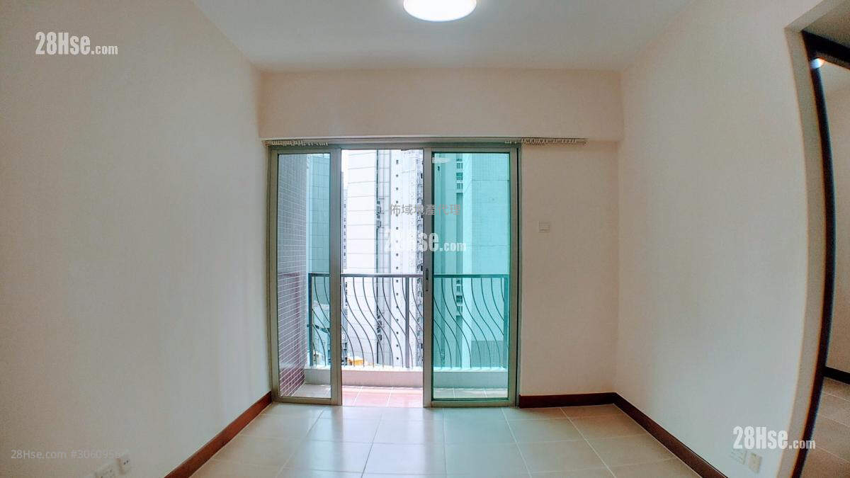 Tung Tze Terrace Rental 2 Bedrooms , 1 Bathroom 451 ft² ( 41.9 m² )