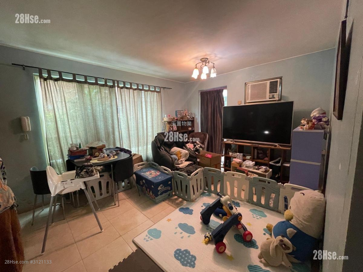 Opulent Villa Sell 3 Bedrooms , 1 Bathroom 700 ft² ( 65.0 m² )