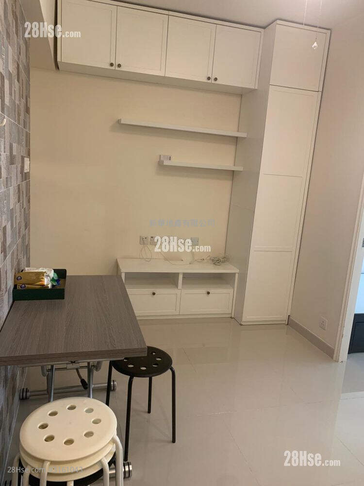 Yick Cheong Building Sell 2 Bedrooms , 1 Bathroom 362 ft² ( 33.6 m² )