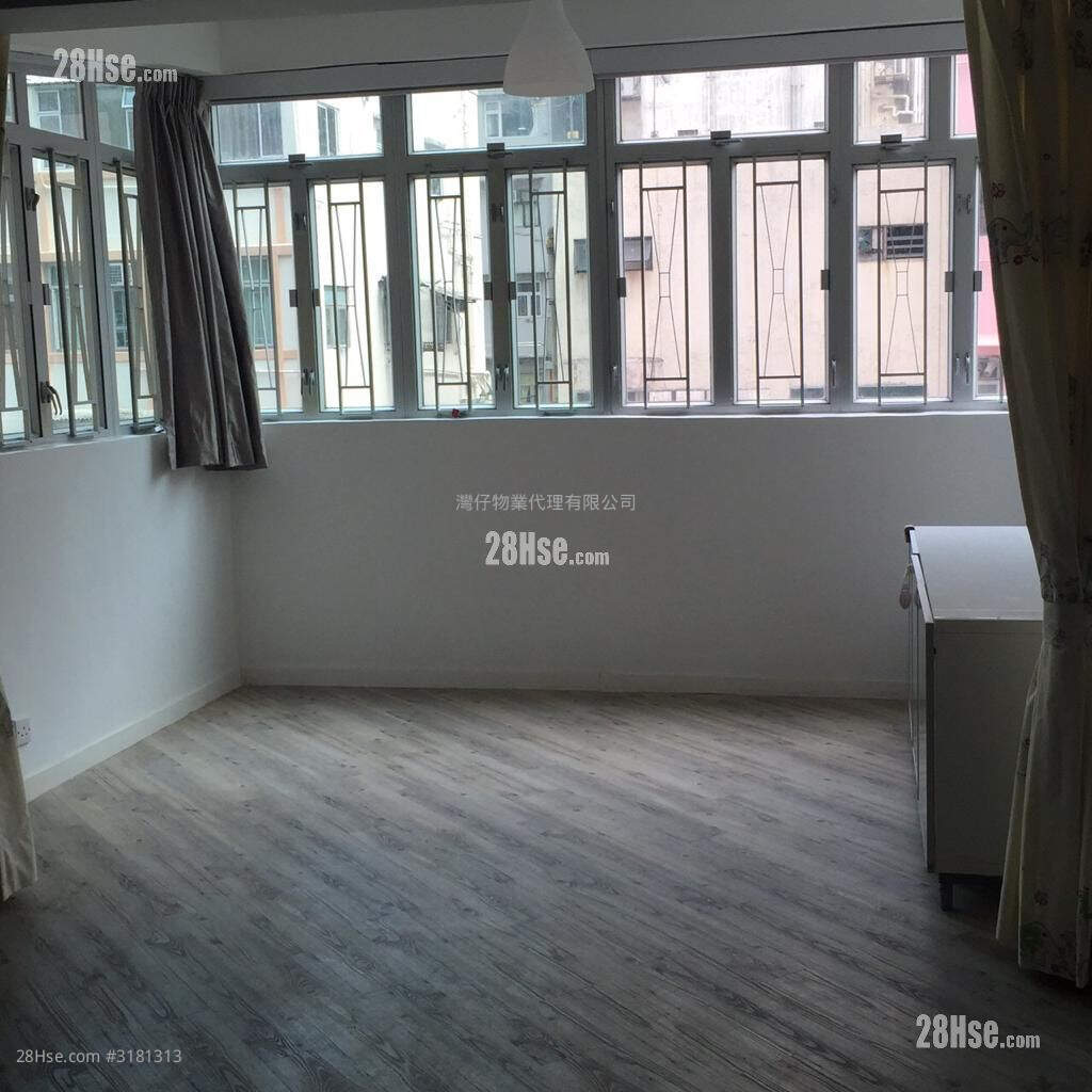 Lockhart House Sell 2 Bedrooms , 1 Bathroom 579 ft² ( 53.8 m² )