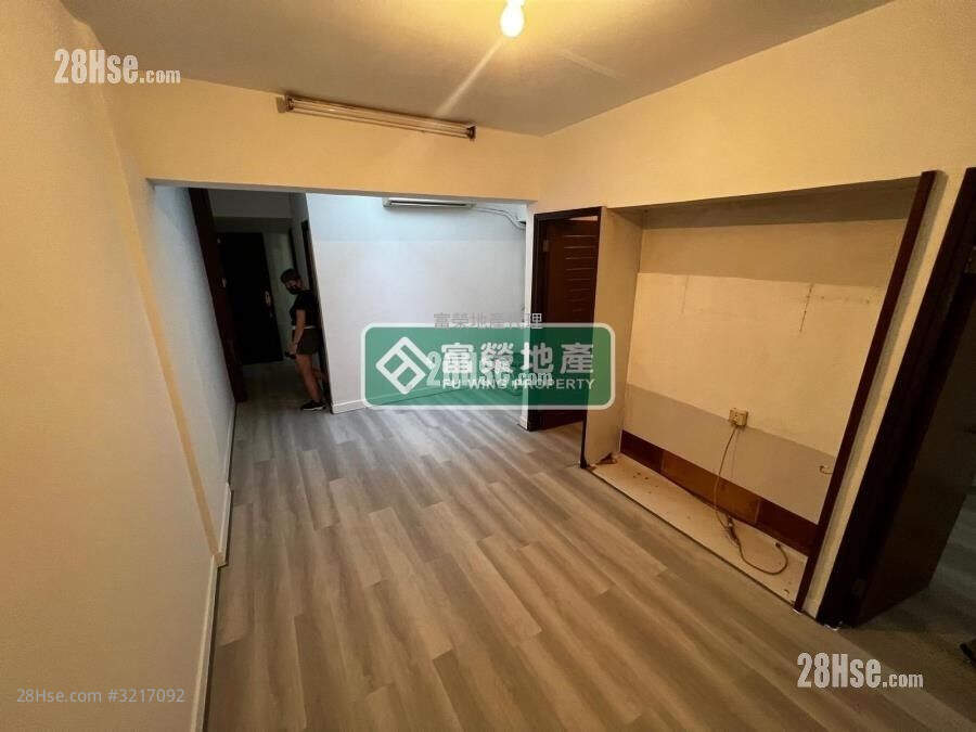 Lee Tai Building Sell 3 Bedrooms 590 ft² ( 54.8 m² )