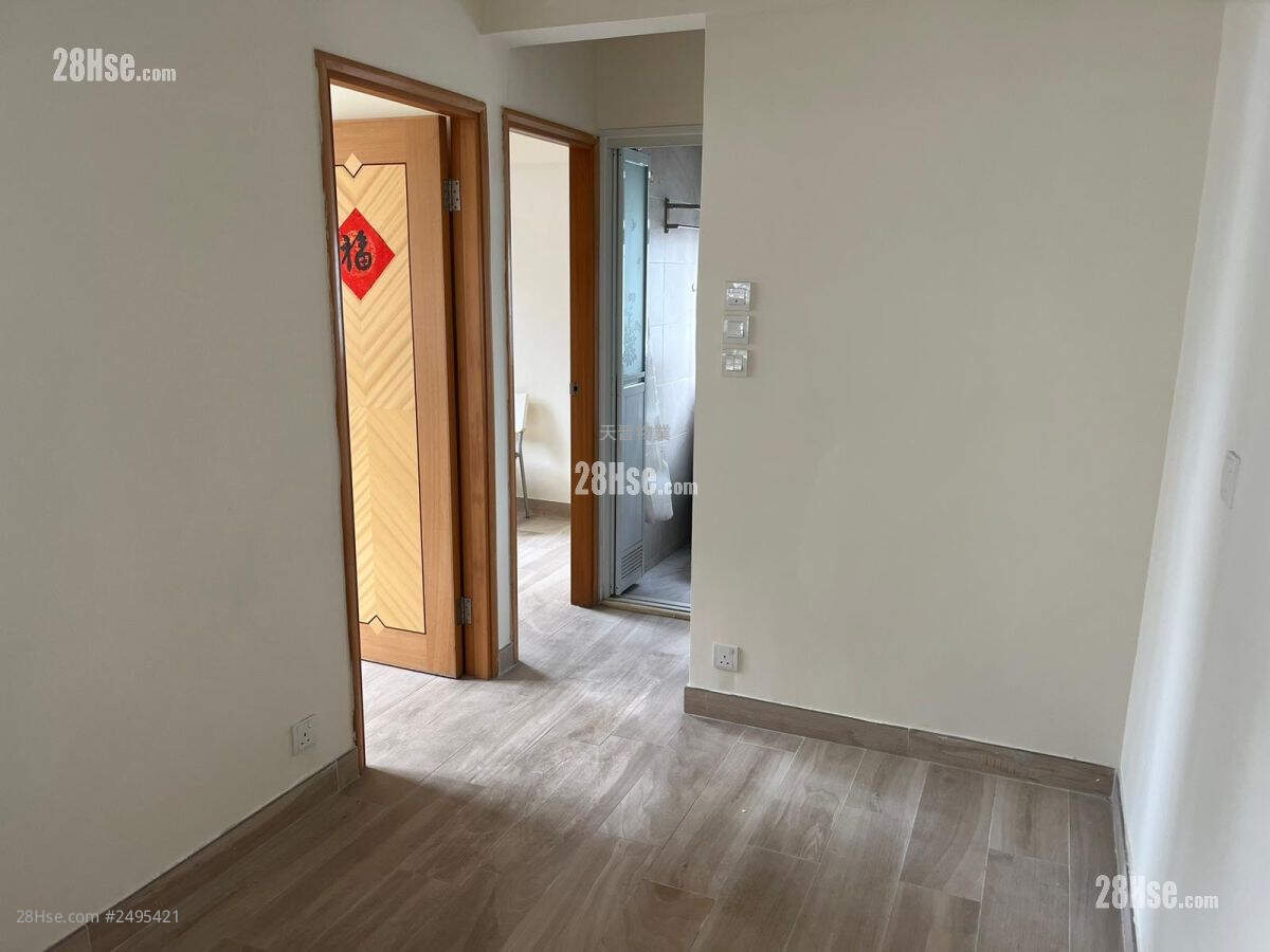 Wui Chuen Building Sell 2 Bedrooms , 1 Bathroom 258 ft² ( 24.0 m² )