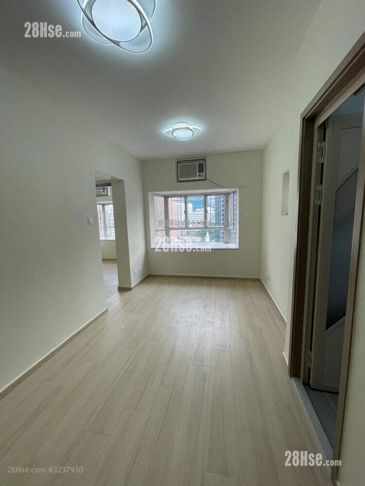 Lun Fung Court Rental 2 Bedrooms 365 ft² ( 33.9 m² )