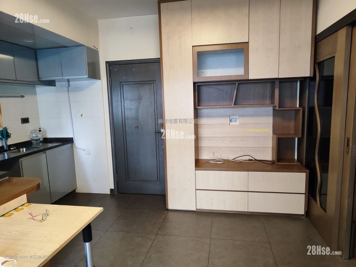 Kwai King Building Sell 2 Bedrooms , 1 Bathroom 372 ft² ( 34.6 m² )