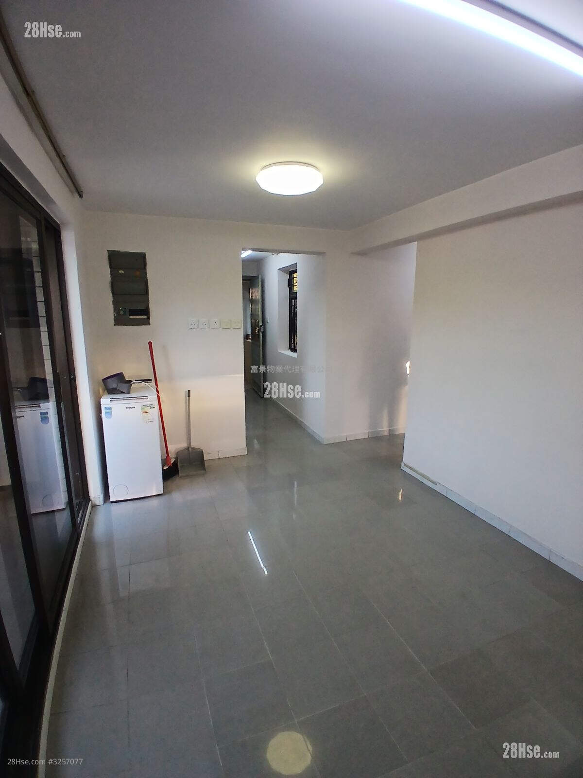 Chung Uk Tsuen Rental 3 Bedrooms , 1 Bathroom 653 ft² ( 60.7 m² )