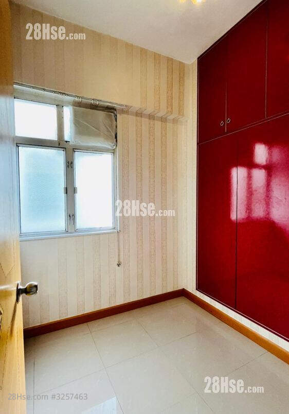 Yau Yat Lau Rental 2 Bedrooms , 1 Bathroom 300 ft² ( 27.9 m² )