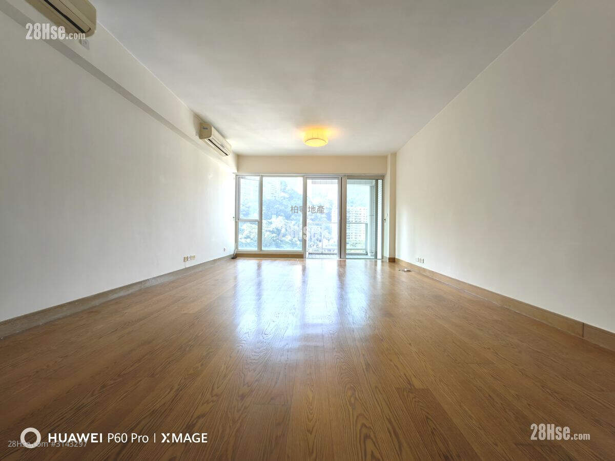 The Altitude Rental 3 Bedrooms , 2 Bathrooms 1,451 ft² ( 134.8 m² )