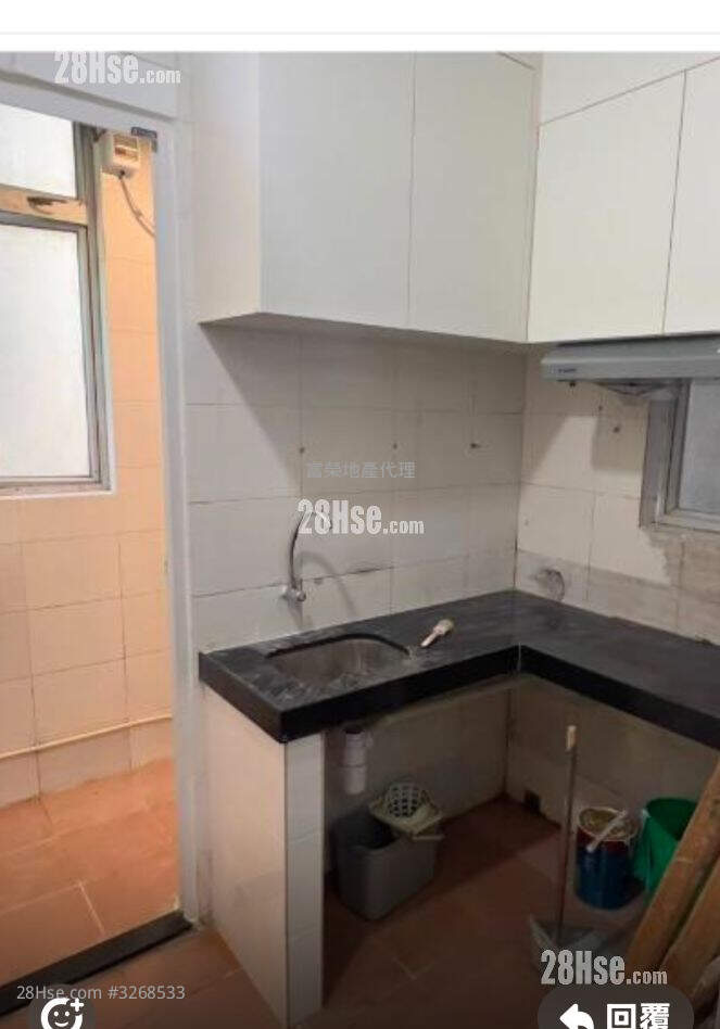 Lung Fai House Rental Studio , 1 Bathroom 280 ft² ( 26.0 m² )