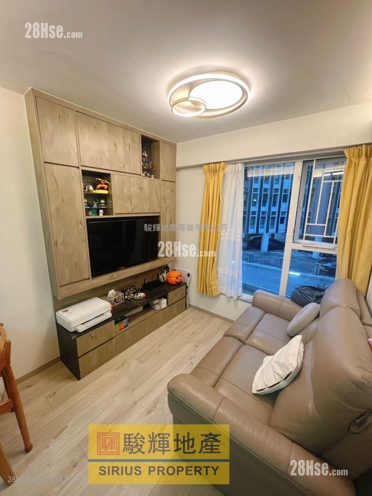 Twilight Court Sell 3 Bedrooms , 1 Bathroom 443 ft² ( 41.2 m² )