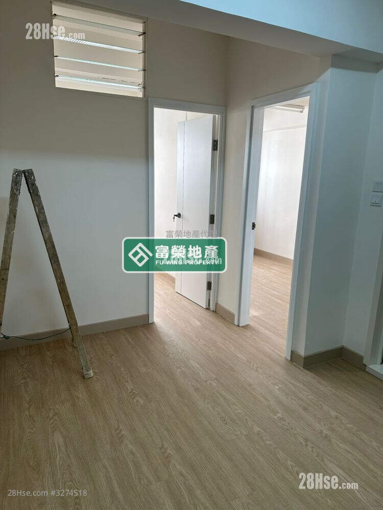 Tai Wah House Sell 2 Bedrooms , 1 Bathroom 350 ft² ( 32.5 m² )