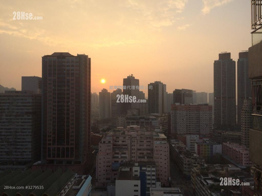 Kai Tak Garden Sell 2 Bedrooms , 1 Bathroom 554 ft² ( 51.5 m² )