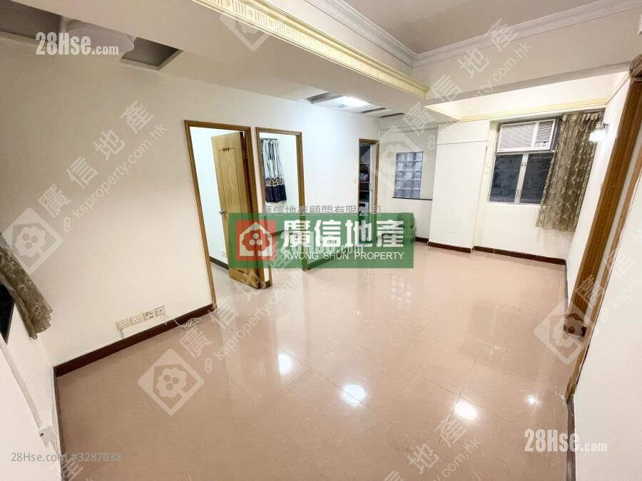 Hong Kiu Mansion Sell 3 Bedrooms , 1 Bathroom 490 ft² ( 45.5 m² )