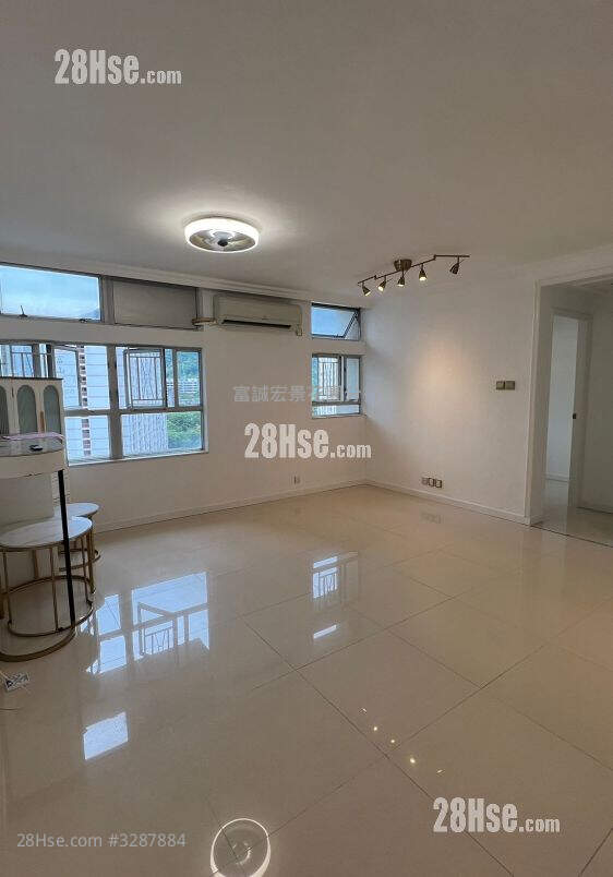 King Hin Court Sell 2 Bedrooms , 1 Bathroom 554 ft² ( 51.5 m² )