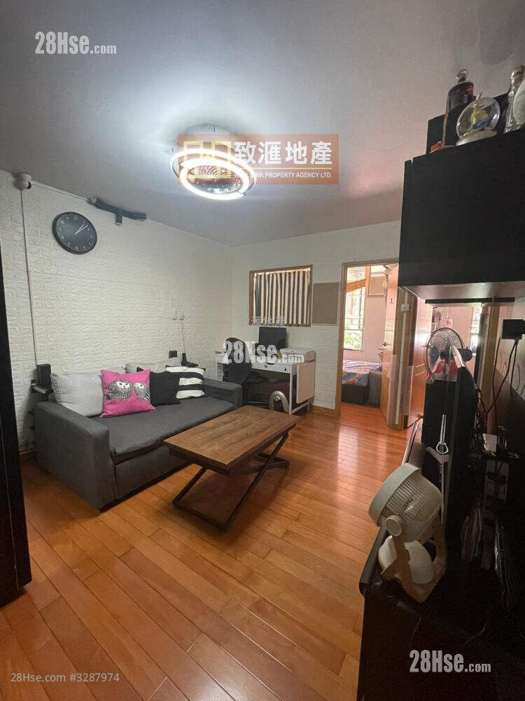 Lai Yan Court Sell 2 Bedrooms 432 ft² ( 40.1 m² )