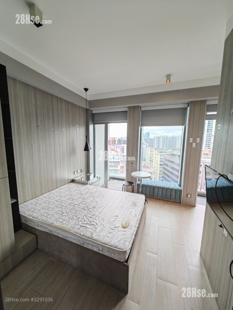 Parkes Residence Rental Studio , 1 Bathroom 248 ft² ( 23.0 m² )