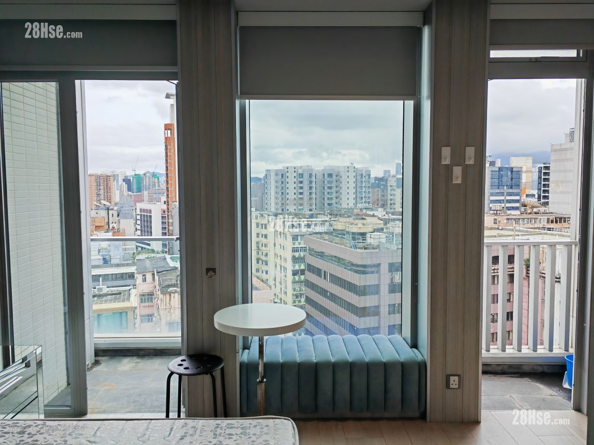 Parkes Residence Rental Studio , 1 Bathroom 248 ft² ( 23.0 m² )