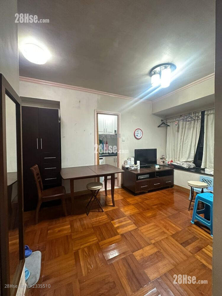 Cheron Court Sell 2 Bedrooms , 1 Bathroom 338 ft² ( 31.4 m² )