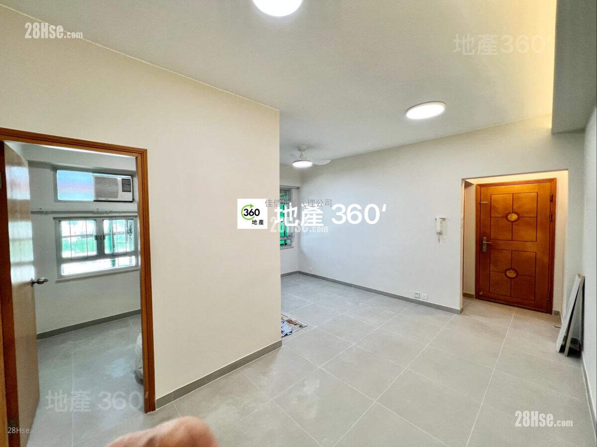 Wang Fuk Court Sell 2 Bedrooms , 1 Bathroom 467 ft² ( 43.4 m² )