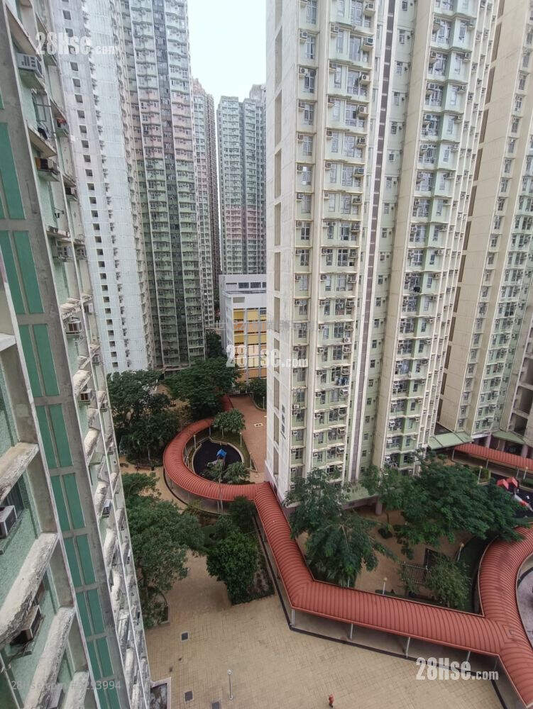 Hin Ming Court Sell 2 Bedrooms , 1 Bathroom 545 ft² ( 50.6 m² )