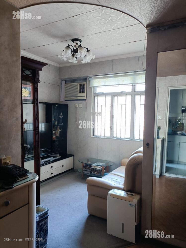 Tai Po Plaza Sell 2 Bedrooms , 1 Bathroom 394 ft² ( 36.6 m² )