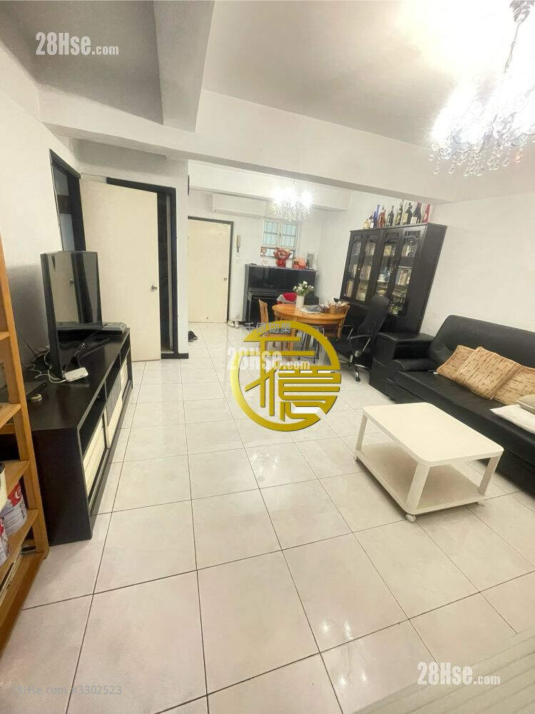 Cheung Ling Mansion Sell 3 Bedrooms , 1 Bathroom 700 ft² ( 65.0 m² )