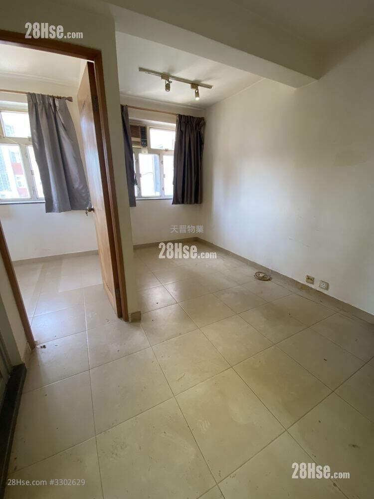 Faerie Court Sell 1 Bedroom , 1 Bathroom 252 ft² ( 23.4 m² )