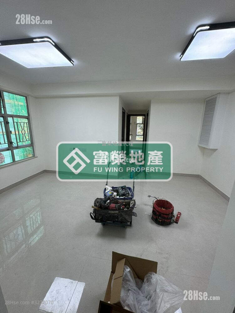 Hoi Cheung Building Sell 3 Bedrooms , 1 Bathroom 546 ft² ( 50.7 m² )