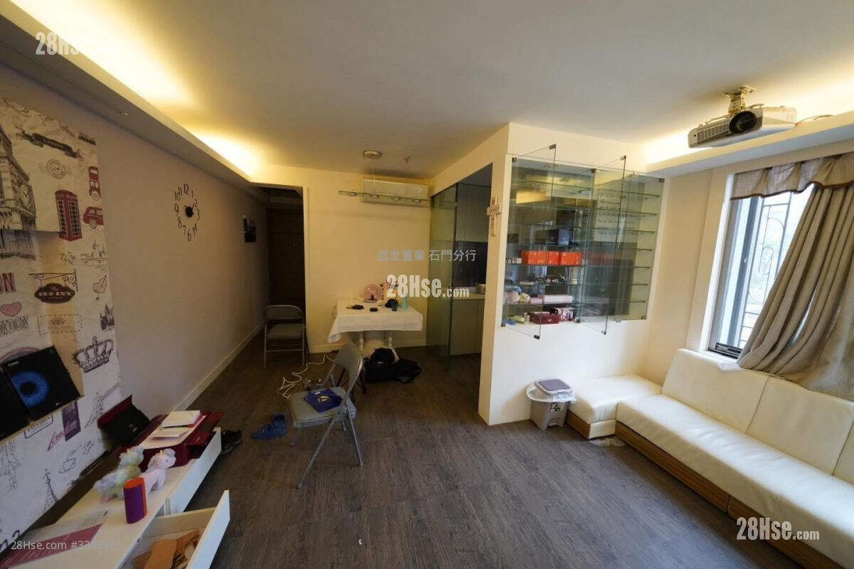 Yue Shing Court Sell 2 Bedrooms , 1 Bathroom 462 ft² ( 42.9 m² )