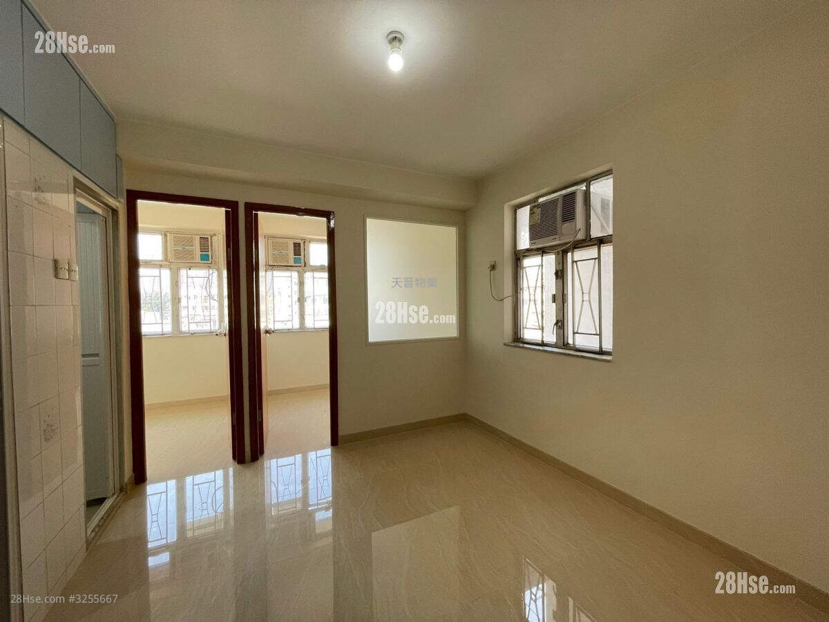 Wah Lai Mansion Sell 2 Bedrooms , 1 Bathroom 290 ft² ( 26.9 m² )