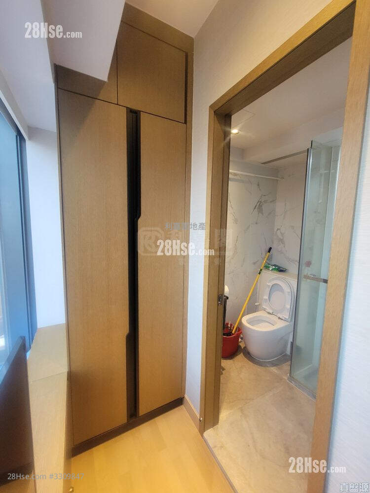 The Paseo Sell Studio , 1 Bathroom 210 ft² ( 19.5 m² )